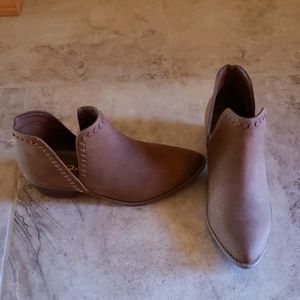 Cognac brown booties 5.5 boots never worn